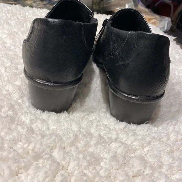 Womens Easy Street solid black slip on zipper shoes 👞 size 10W.  EUC - Picture 3 of 7